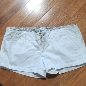 American Eagle white shorts